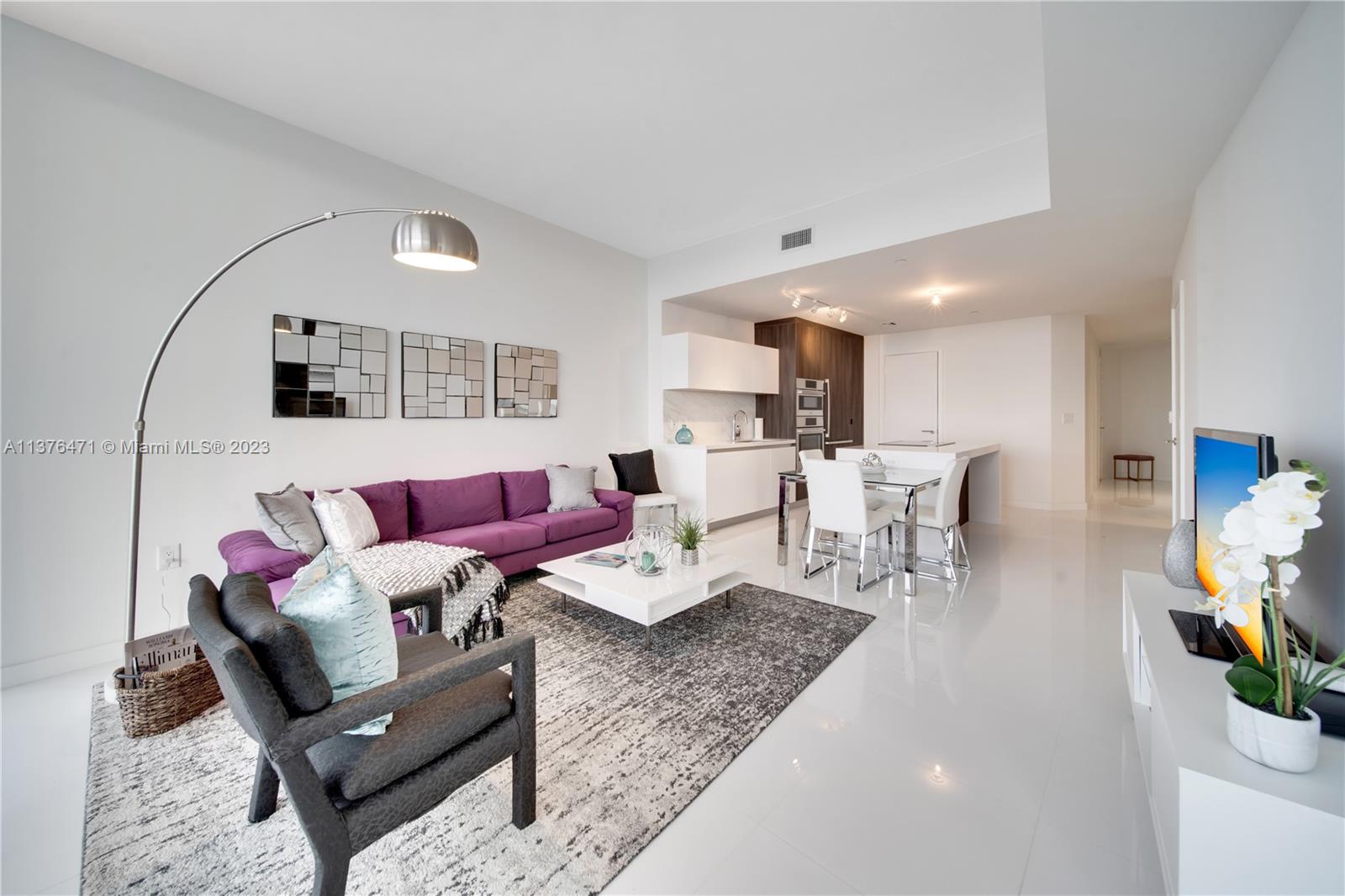 PARAMOUNT MIAMI WORLDCENT - Residential Lease