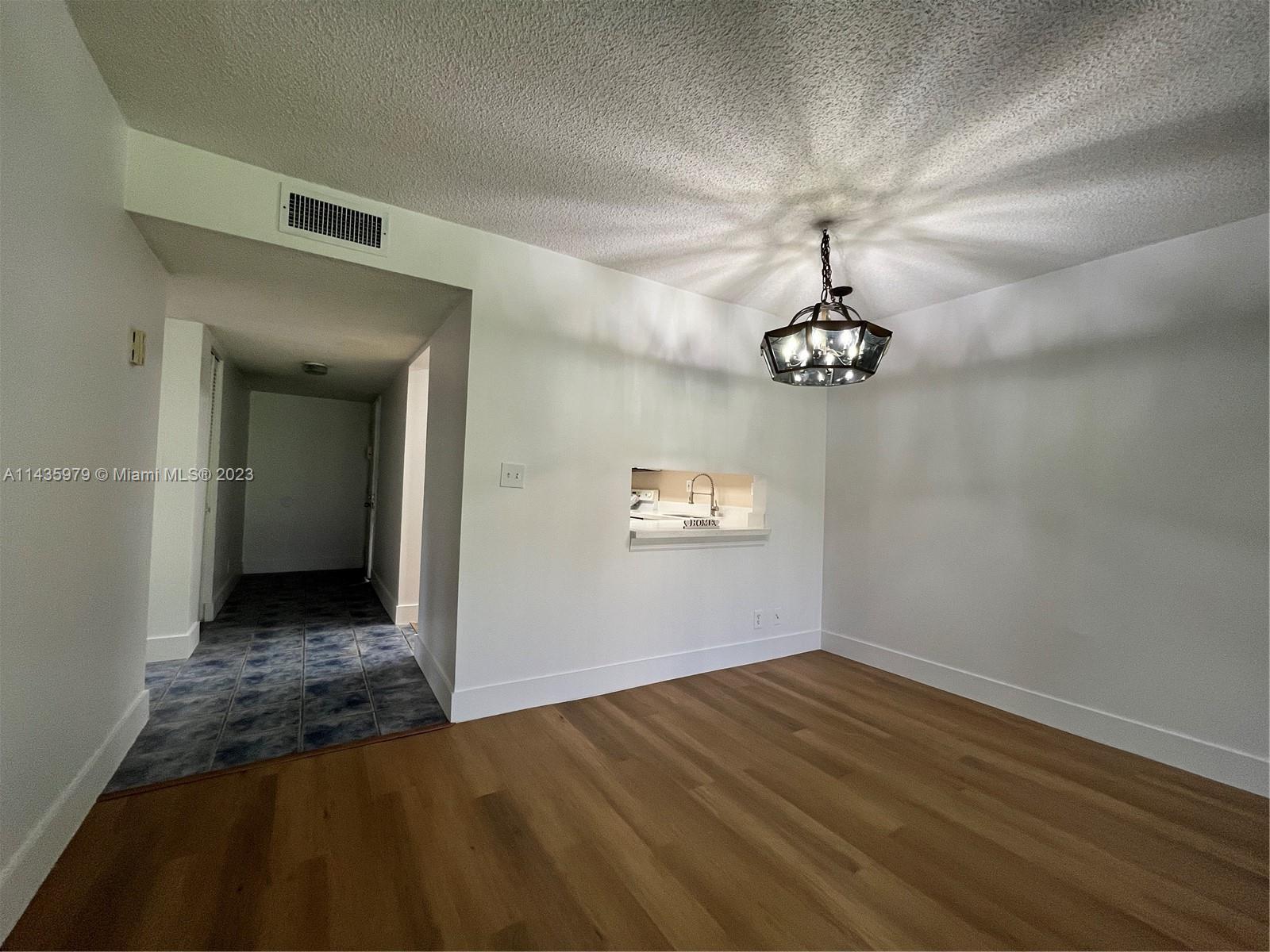 LAKEWOOD ON THE GREEN - Residential Lease