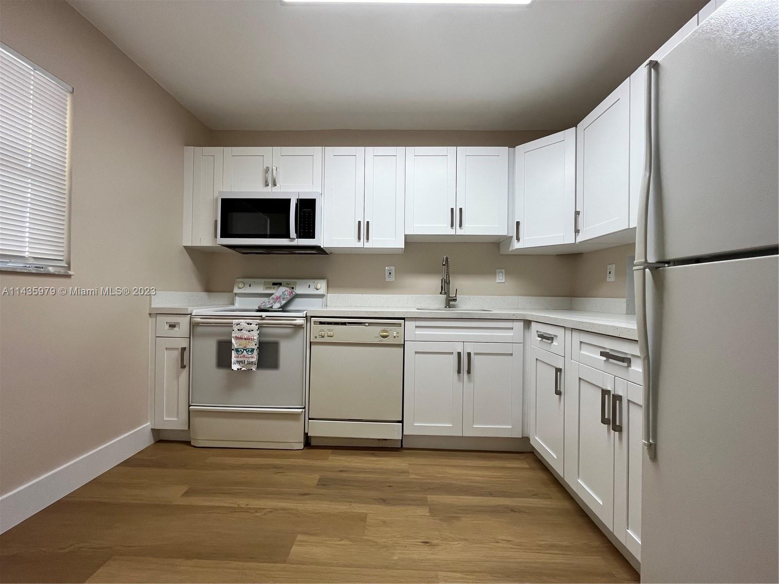 LAKEWOOD ON THE GREEN - Residential Lease