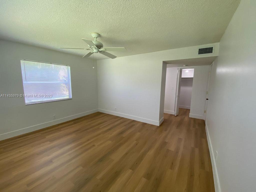 LAKEWOOD ON THE GREEN - Residential Lease