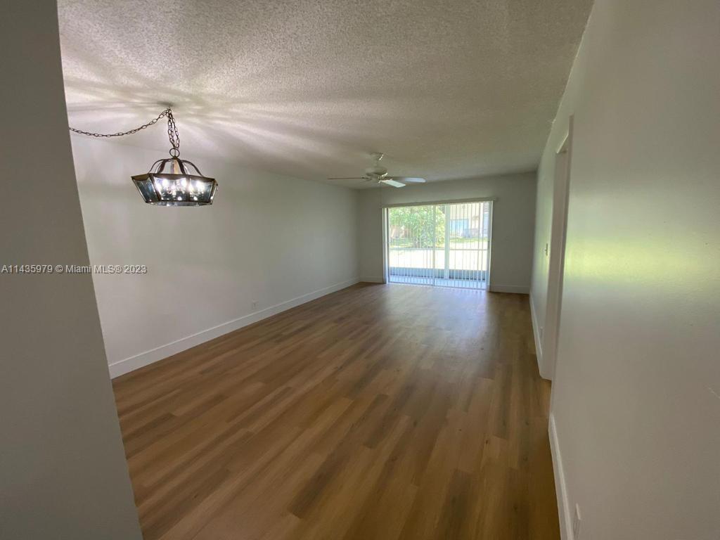 LAKEWOOD ON THE GREEN - Residential Lease