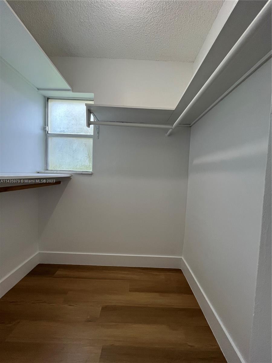 LAKEWOOD ON THE GREEN - Residential Lease
