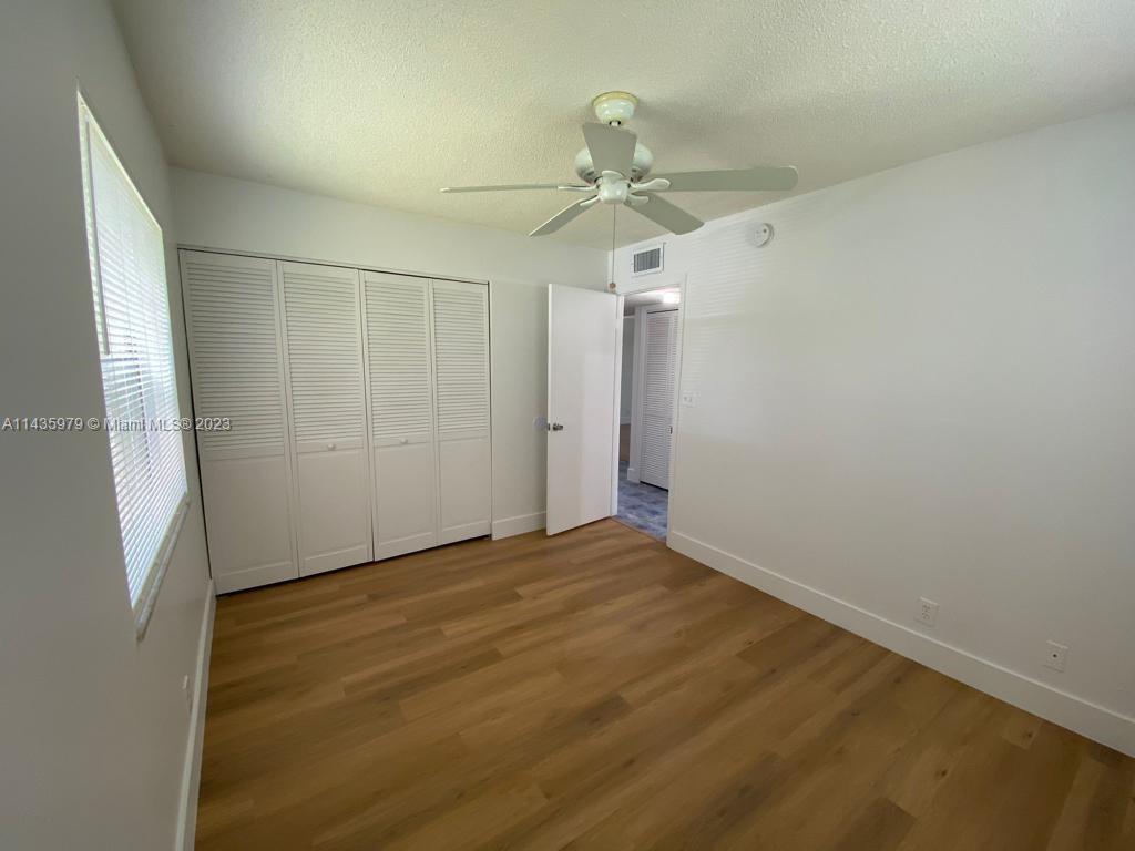 LAKEWOOD ON THE GREEN - Residential Lease