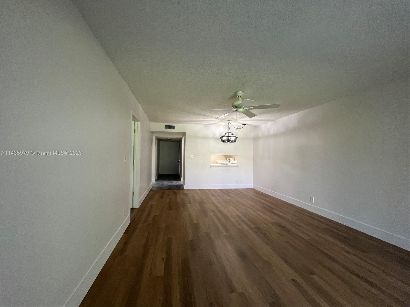 LAKEWOOD ON THE GREEN - Residential Lease