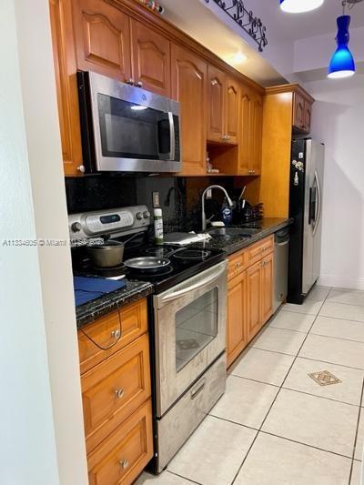 ARLEN HOUSE CONDO - Residential