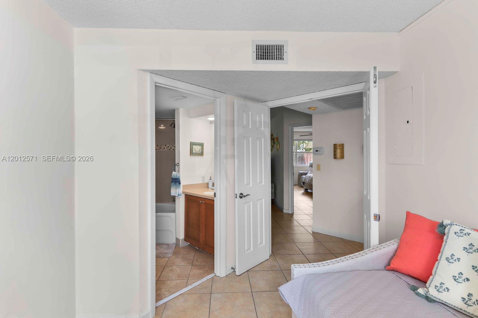 KEYS GATE CONDO NO SEVEN - Residential