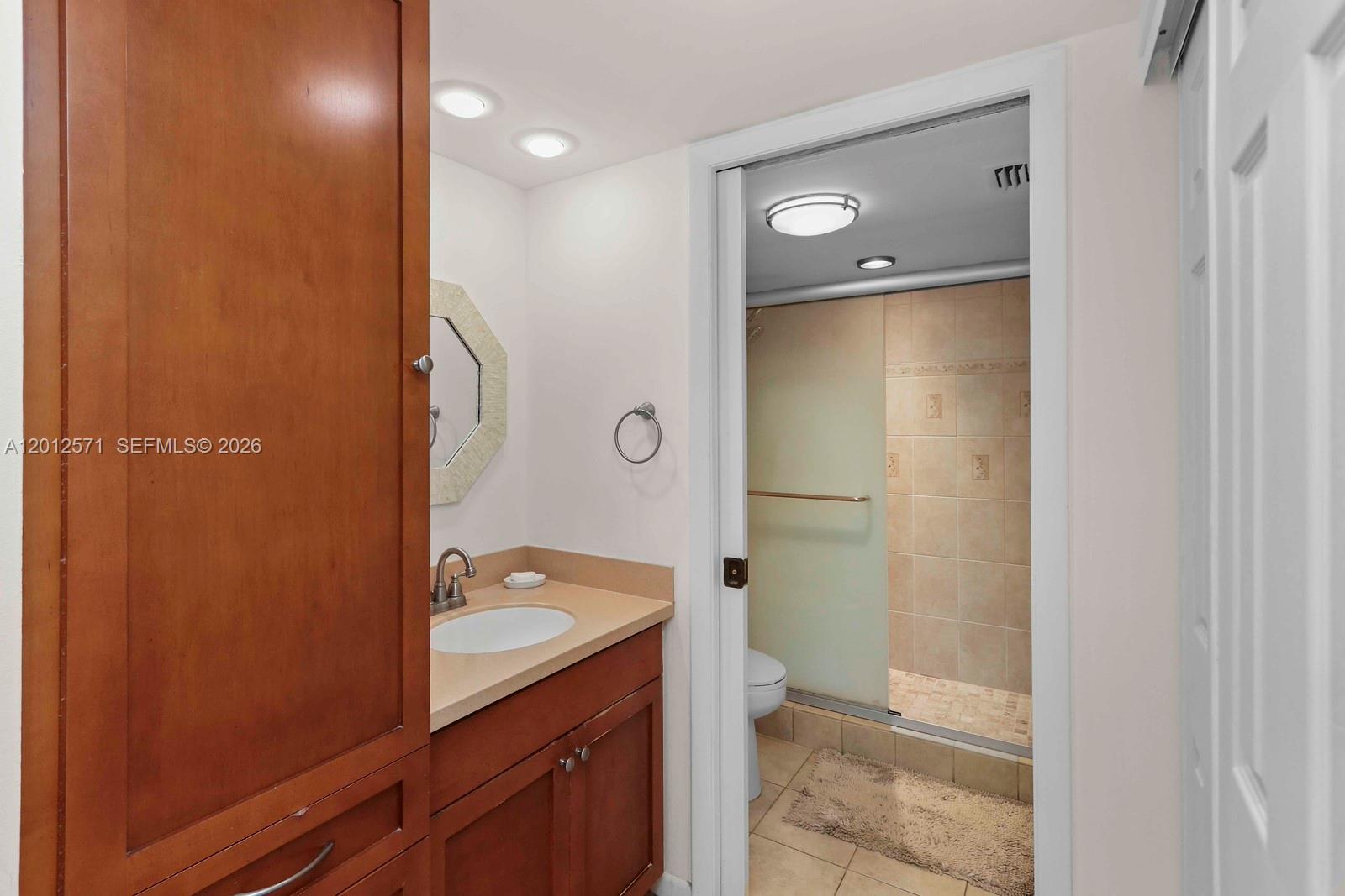 KEYS GATE CONDO NO SEVEN - Residential