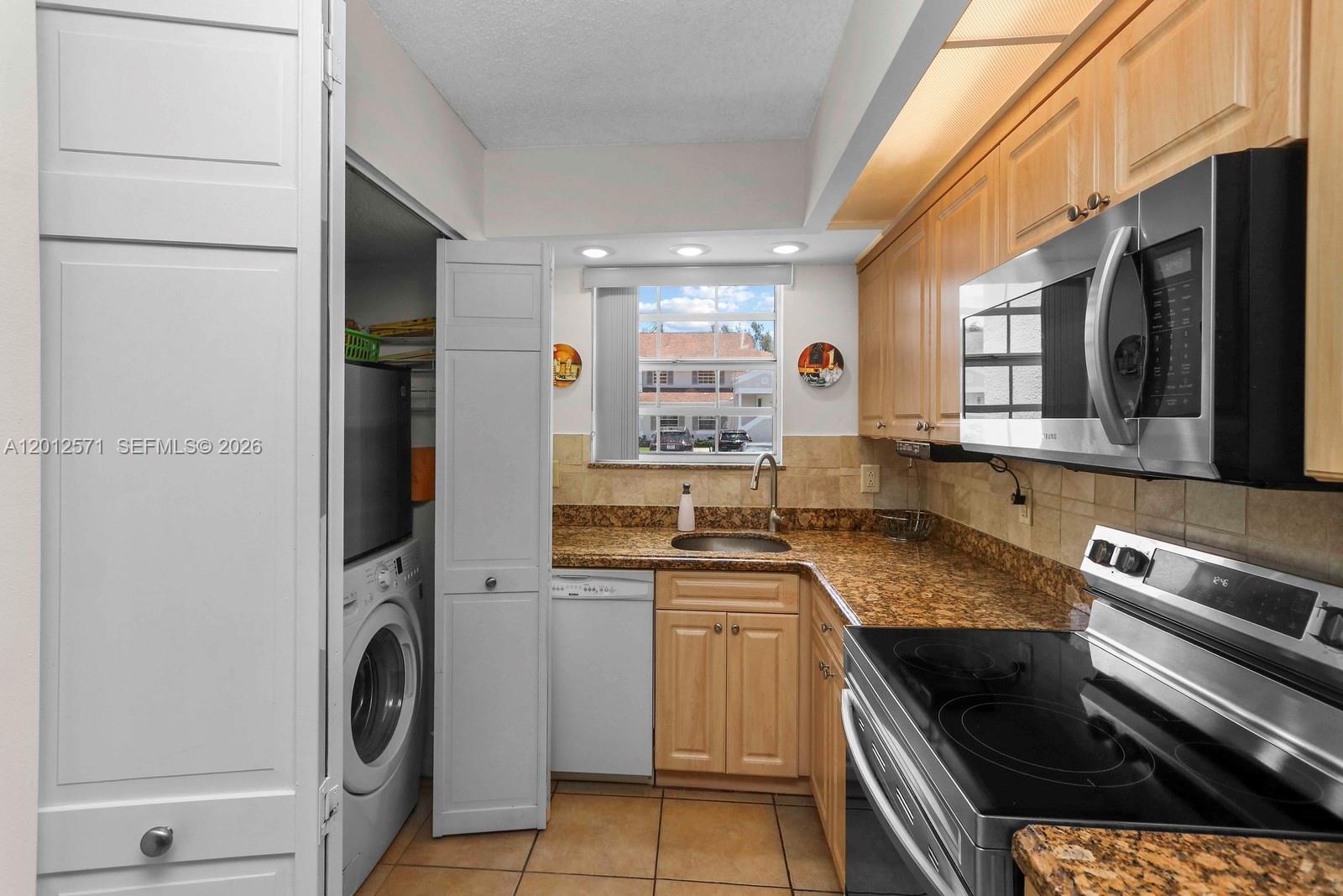 KEYS GATE CONDO NO SEVEN - Residential