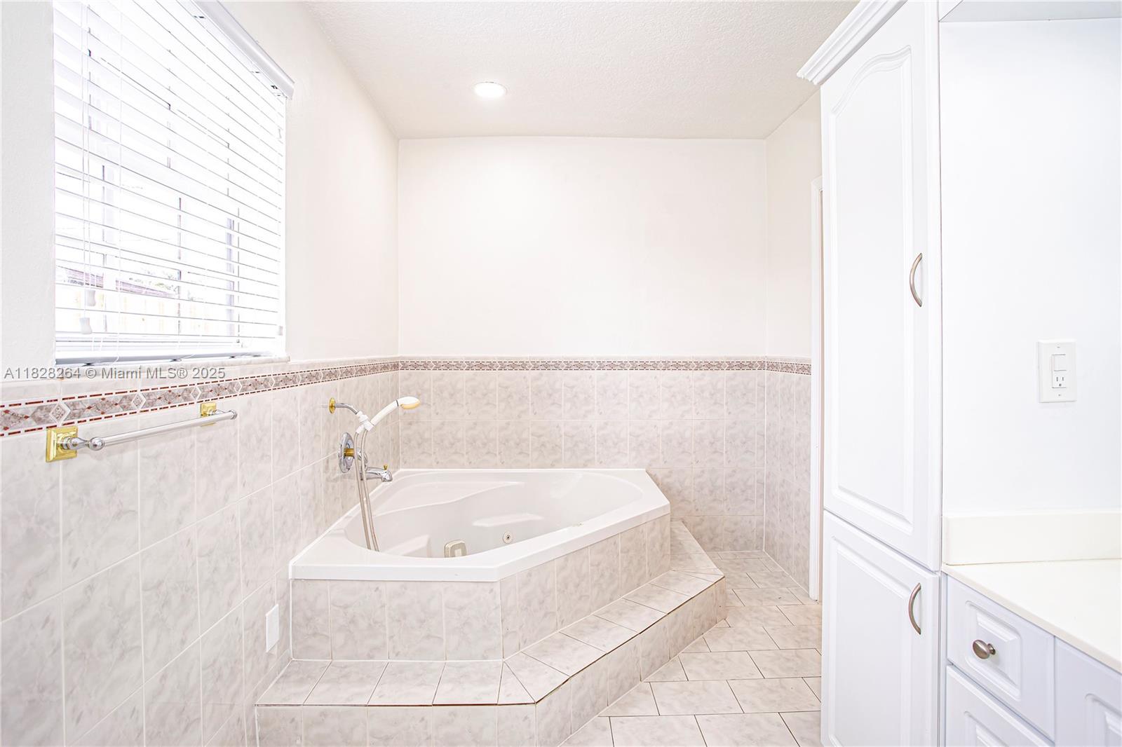 DARLINGTON MANOR - Residential Lease