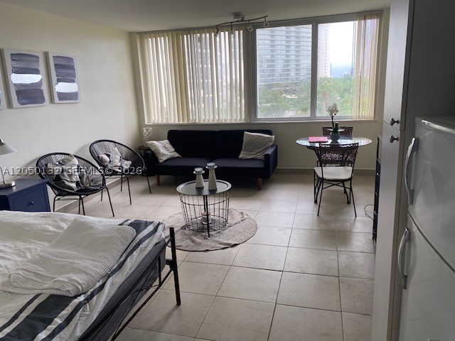 THE AVENTURA BEACH CLUB C - Residential