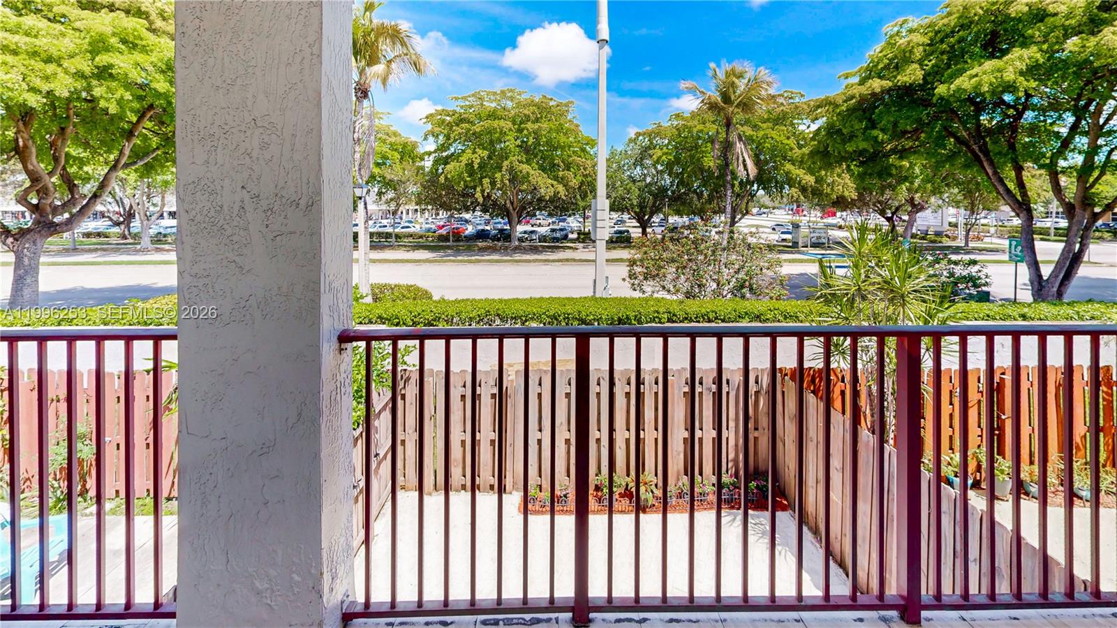 VILLAS AT THE HAMMOCKS CO - Residential