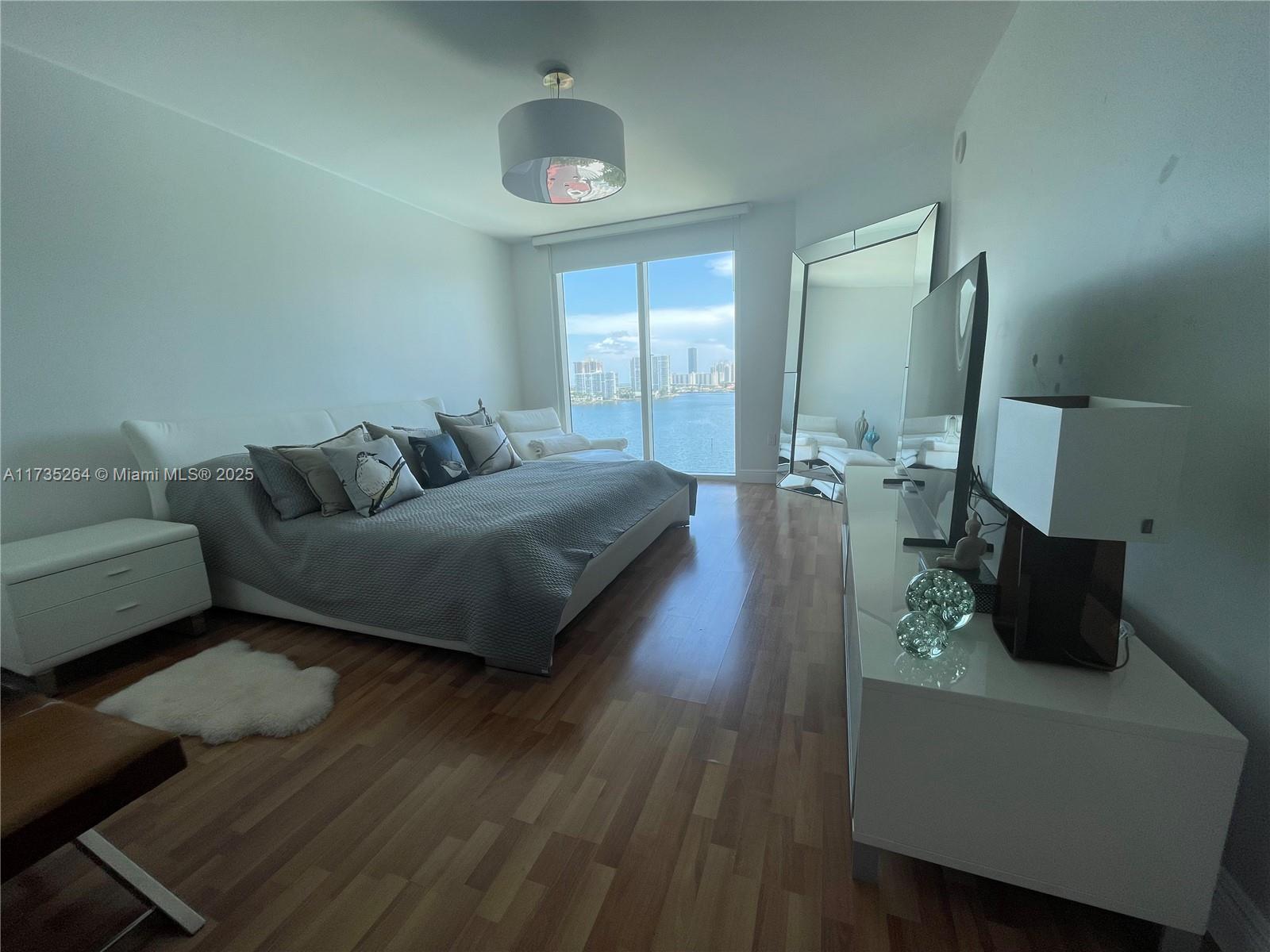 THE PENINSULA II CONDO - Residential