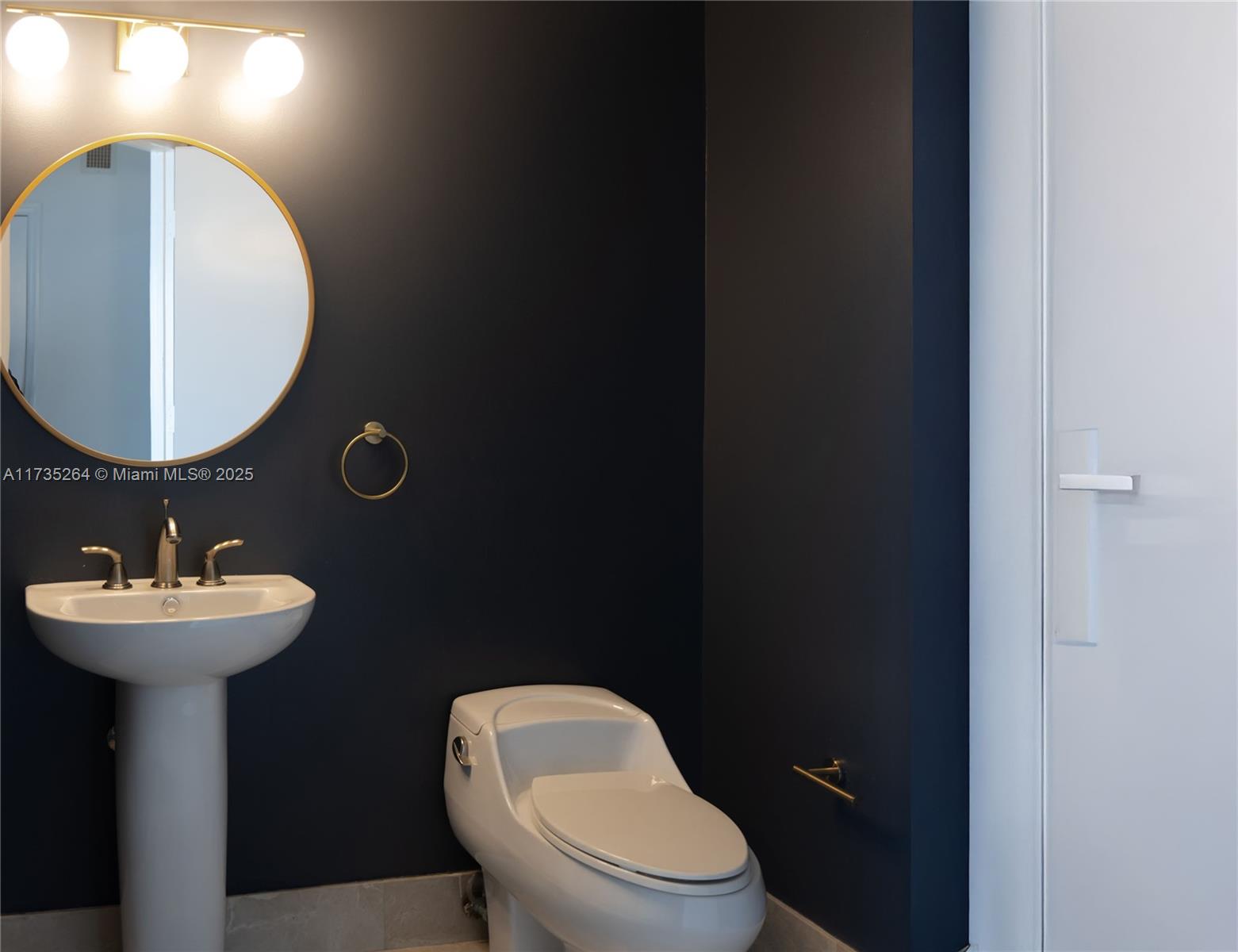 THE PENINSULA II CONDO - Residential