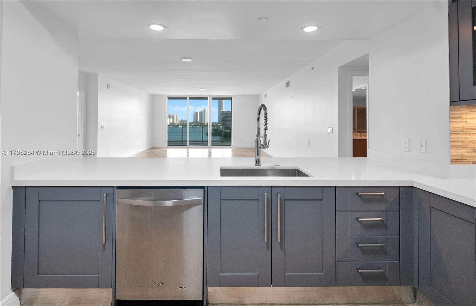 THE PENINSULA II CONDO - Residential
