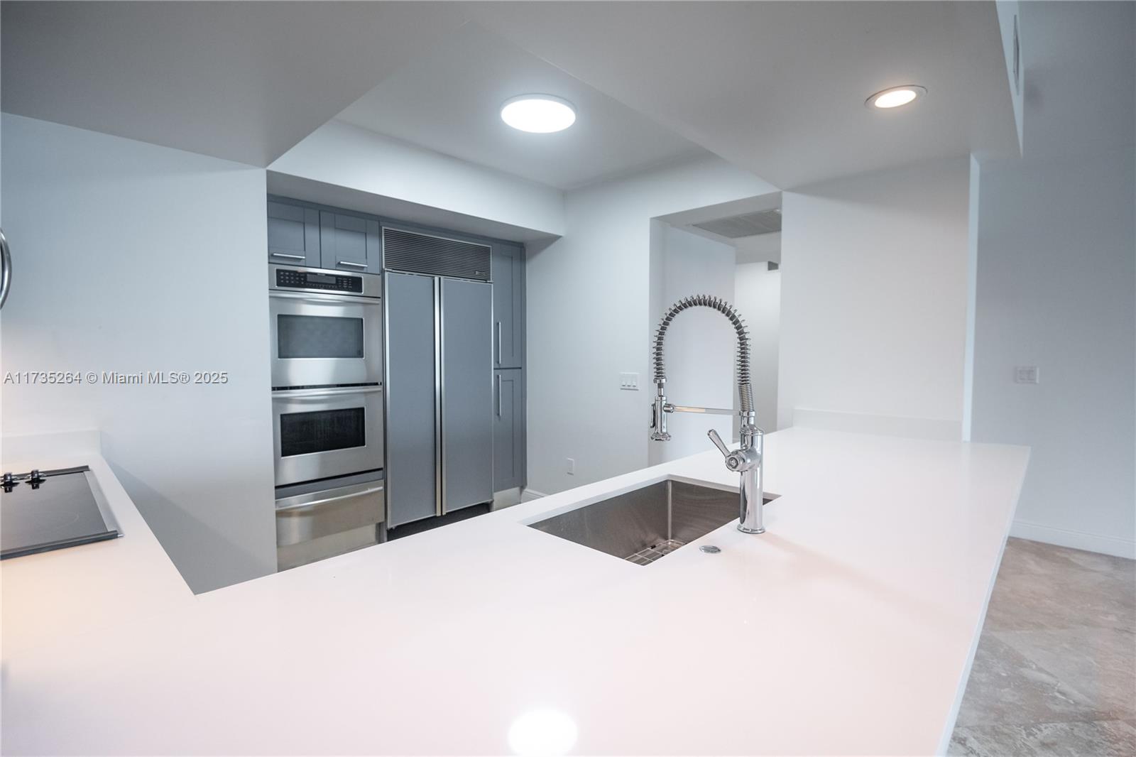 THE PENINSULA II CONDO - Residential