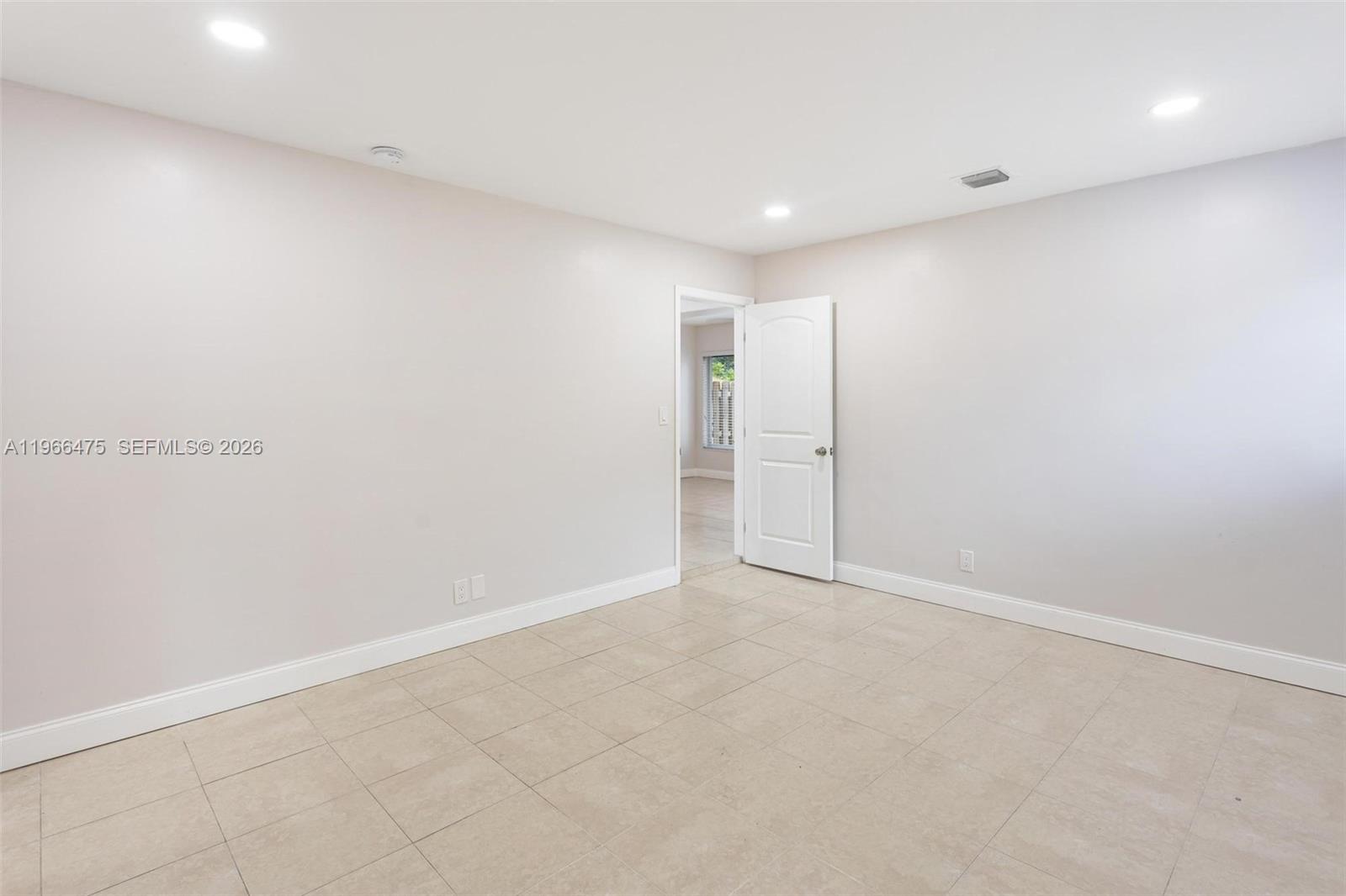 OAKLAND PARK SECOND ADD - Residential Income