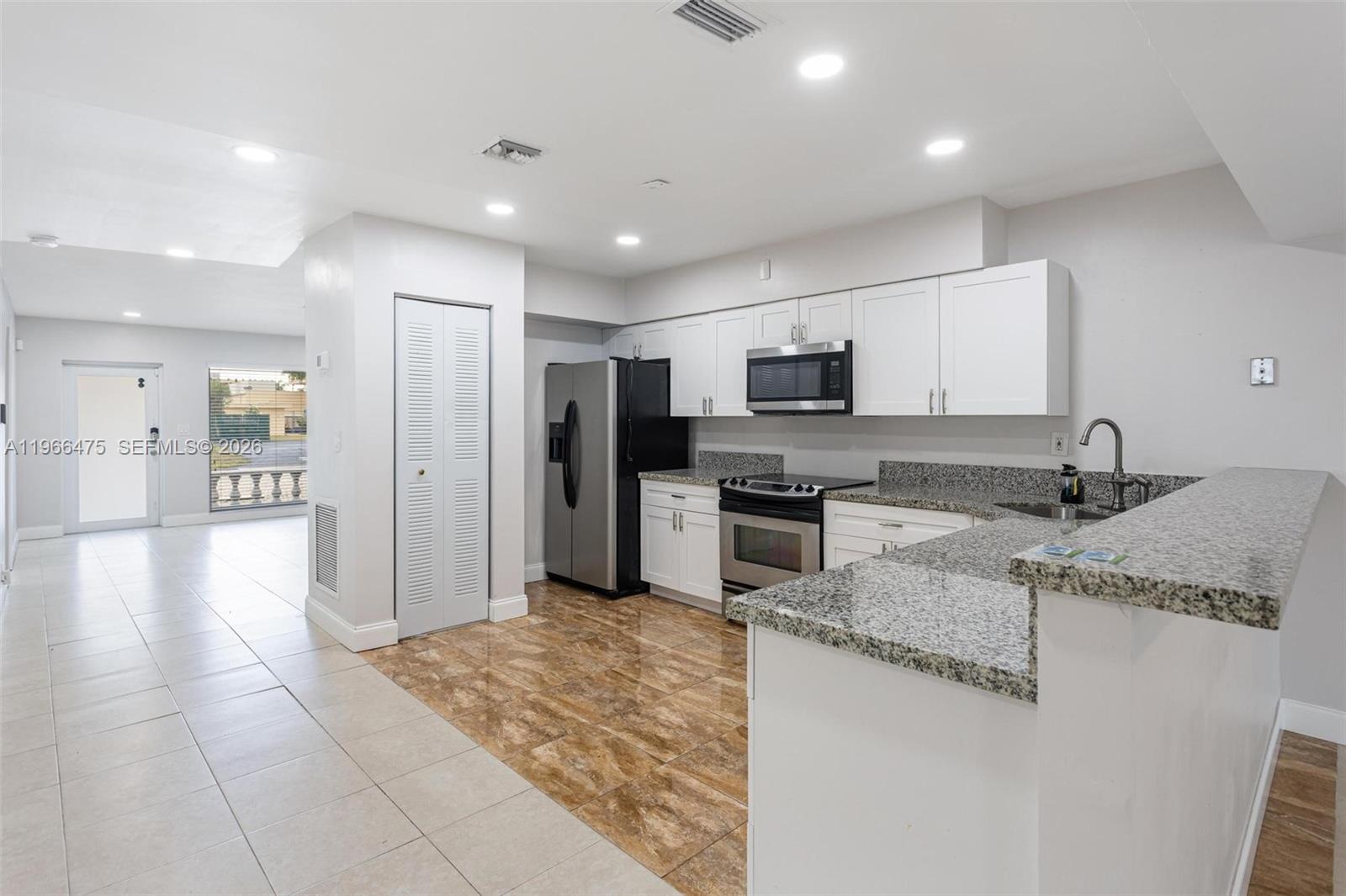OAKLAND PARK SECOND ADD - Residential Income