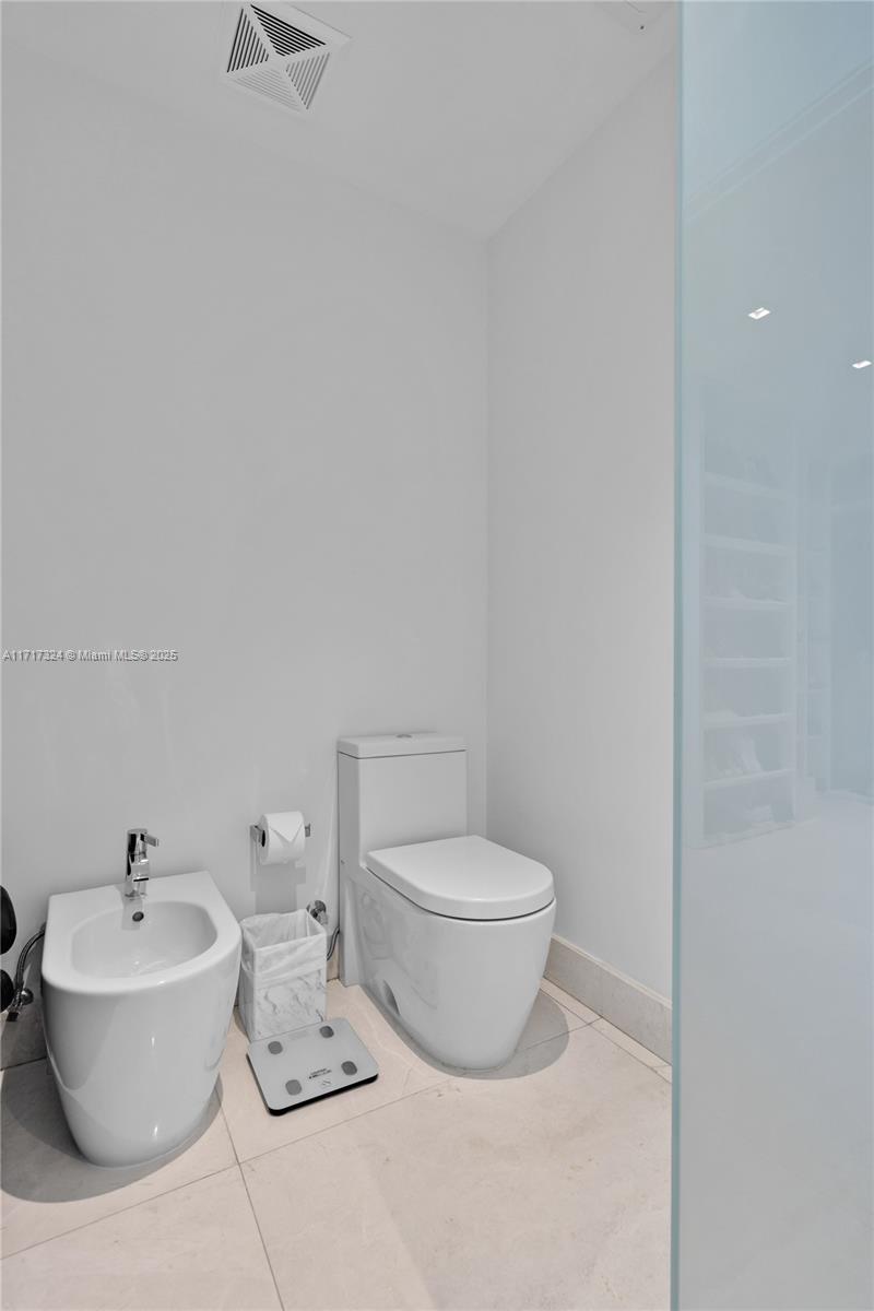 OCEANA KEY BISCAYNE CONDO - Residential