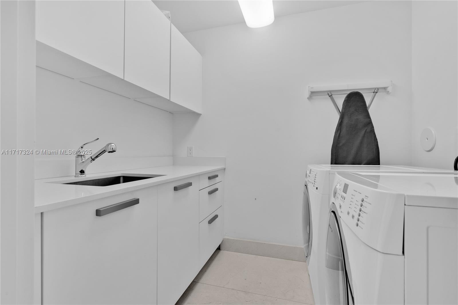 OCEANA KEY BISCAYNE CONDO - Residential
