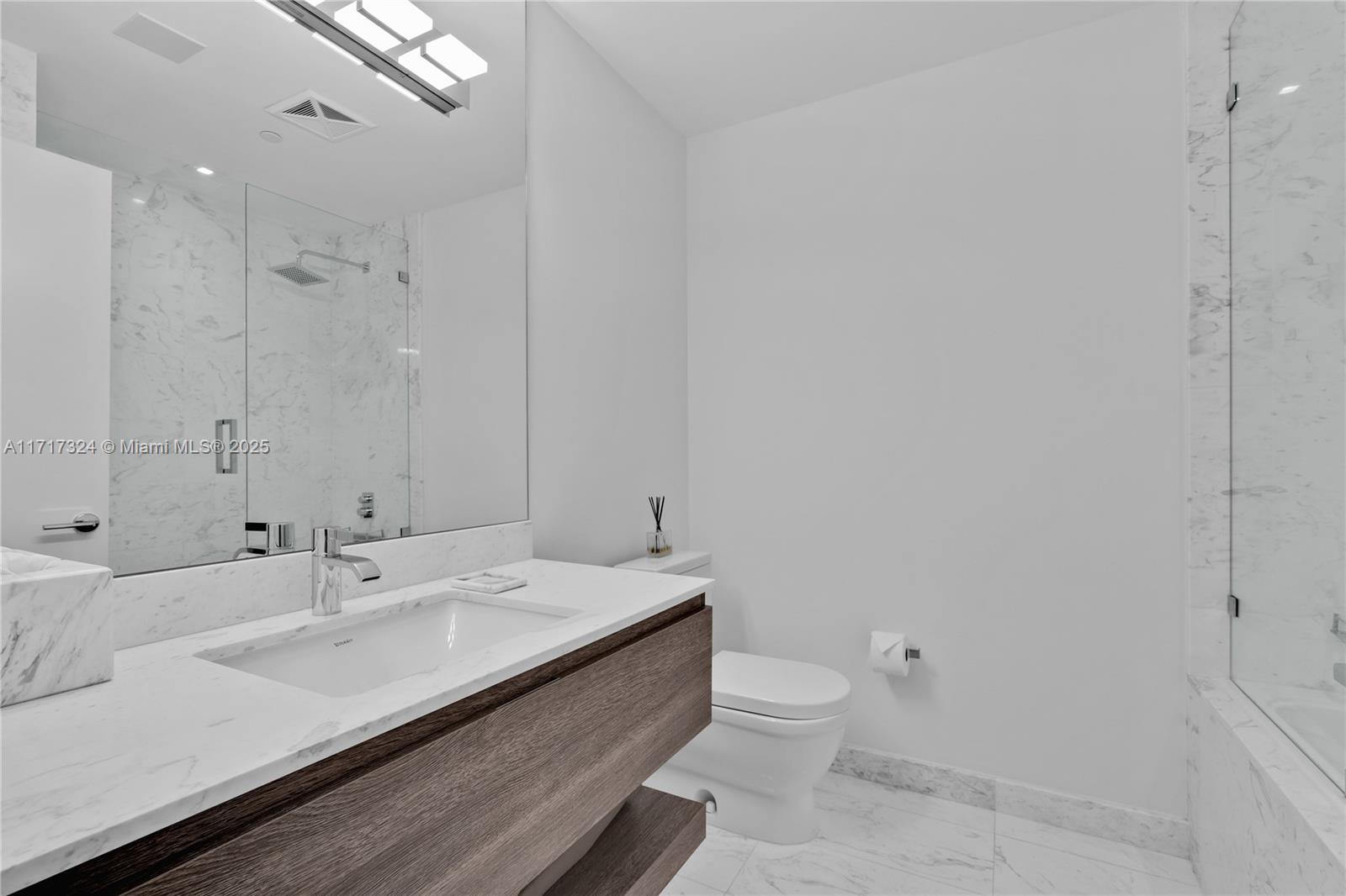 OCEANA KEY BISCAYNE CONDO - Residential