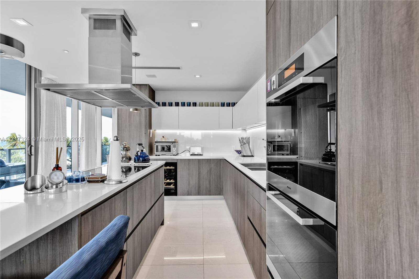 OCEANA KEY BISCAYNE CONDO - Residential
