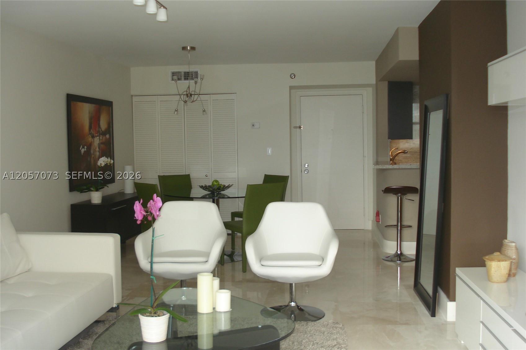 ISOLA CONDO - Residential