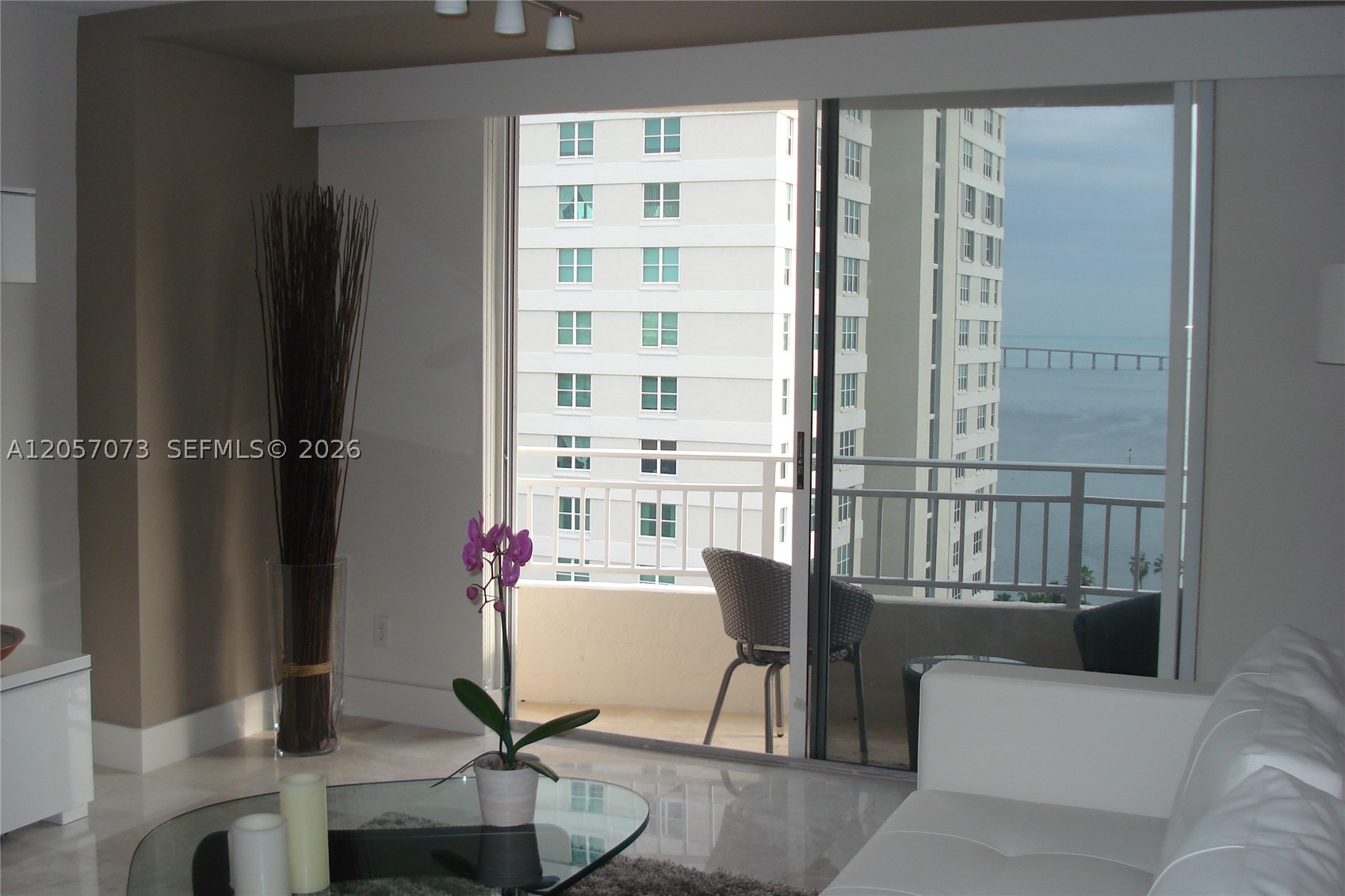 ISOLA CONDO - Residential