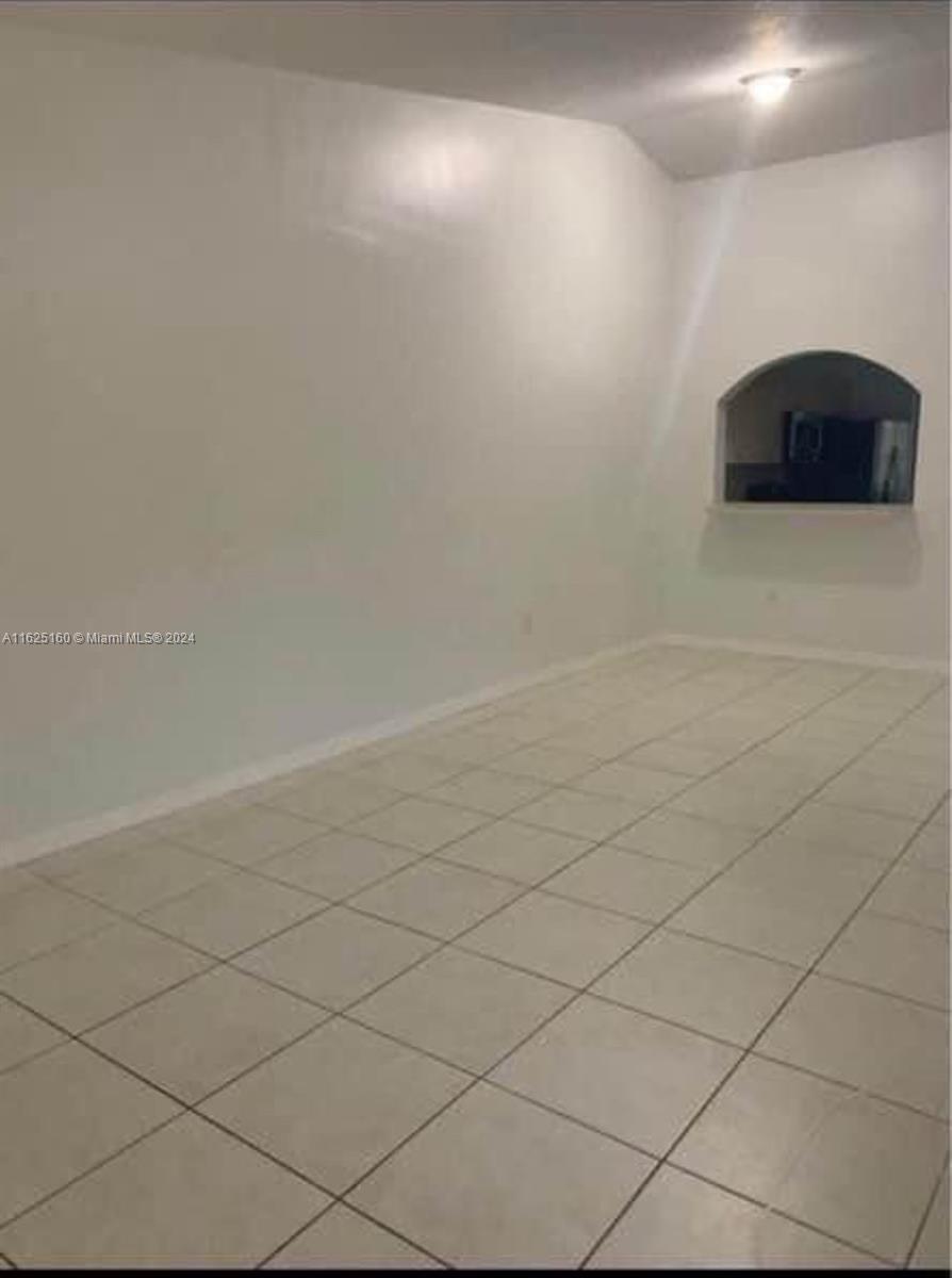 VENETIA GARDENS SOUTH CON - Residential Lease