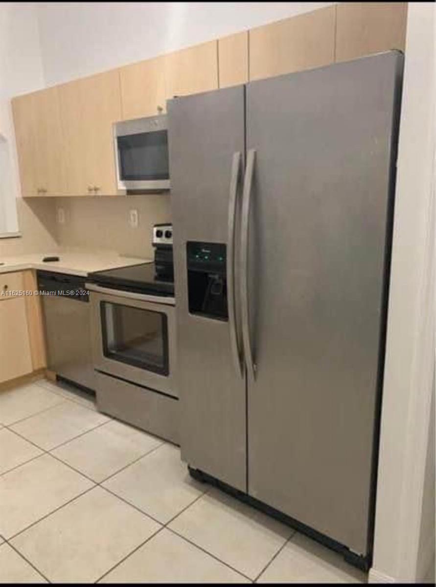VENETIA GARDENS SOUTH CON - Residential Lease