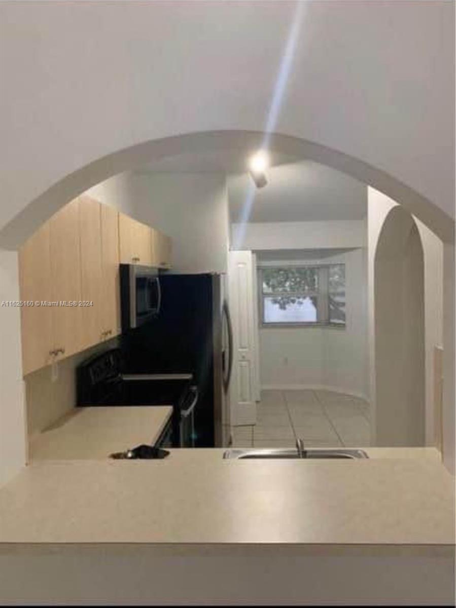 VENETIA GARDENS SOUTH CON - Residential Lease