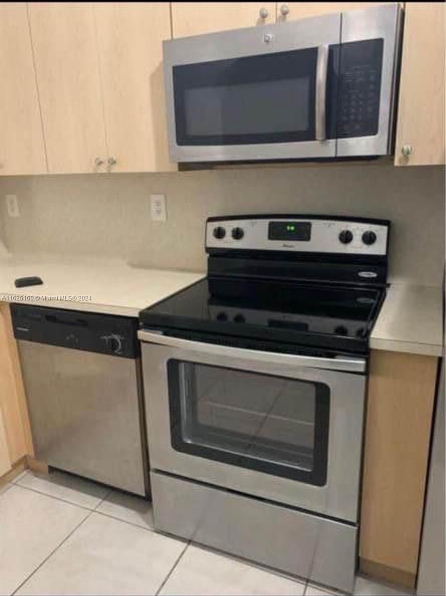 VENETIA GARDENS SOUTH CON - Residential Lease