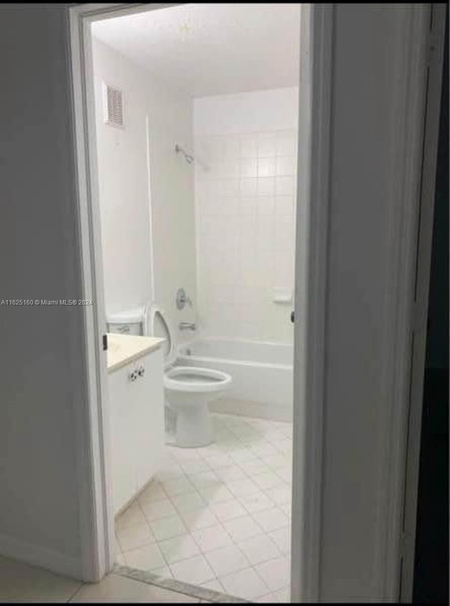 VENETIA GARDENS SOUTH CON - Residential Lease