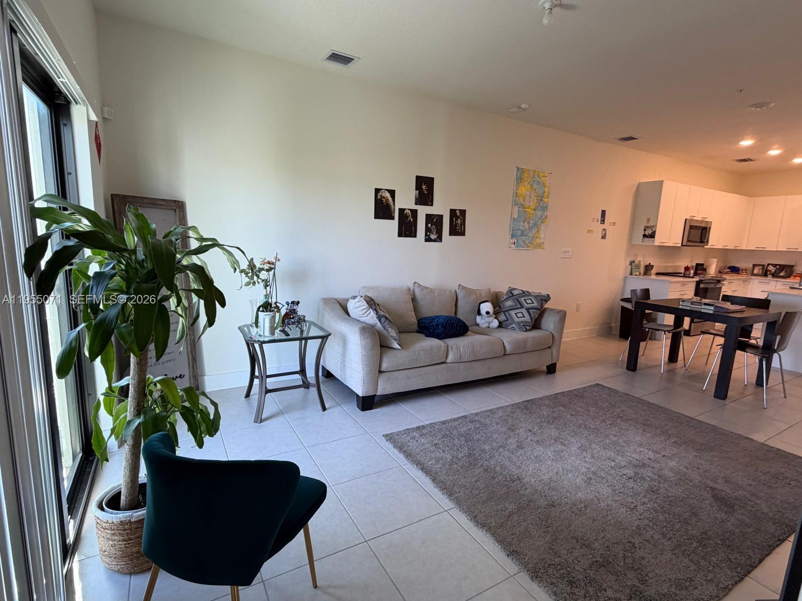 Great Location at Urbana in Downtown Doral 1B/1B, Ceramic floors, spacious kitchen and balcony. Walking distance to Downtown Doral surrounded with a variety of restaurants, Publix and Baptist Hospital-Urgent Care. Elementary, Middle and High School A+. Urbana Clubhouse with great amenities, pool, water park for kids, fitness center, spa, basketball, running track, and much more.
