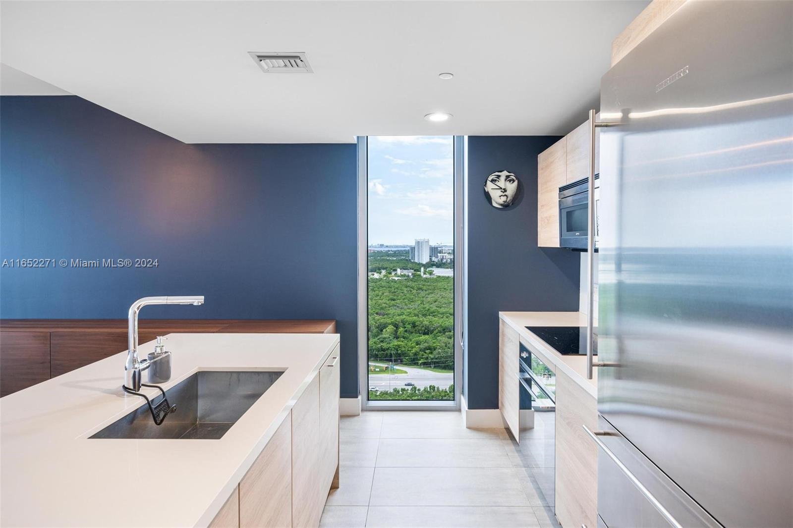 THE HARBOUR SOUTH CONDO - Residential Lease