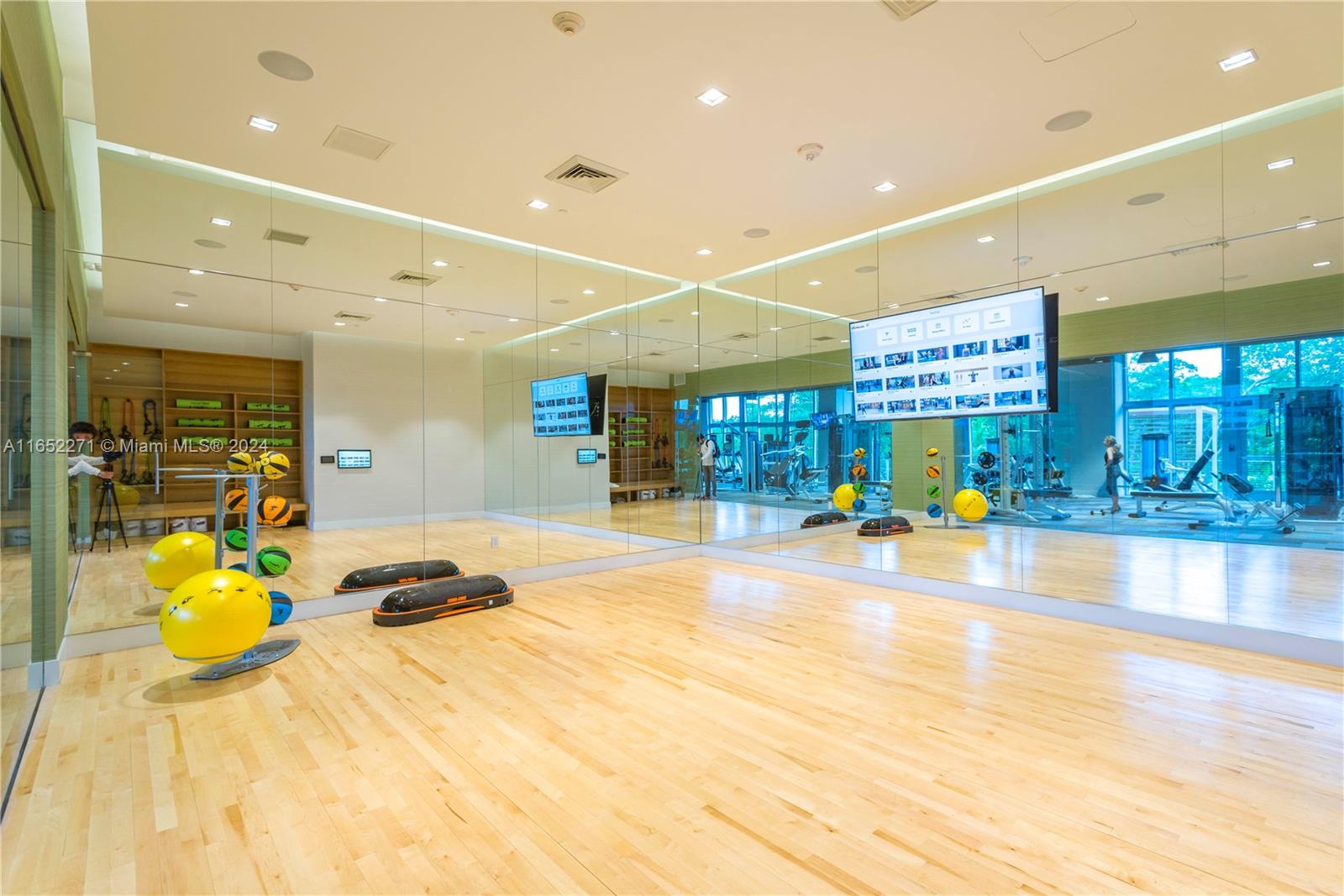 THE HARBOUR SOUTH CONDO - Residential Lease
