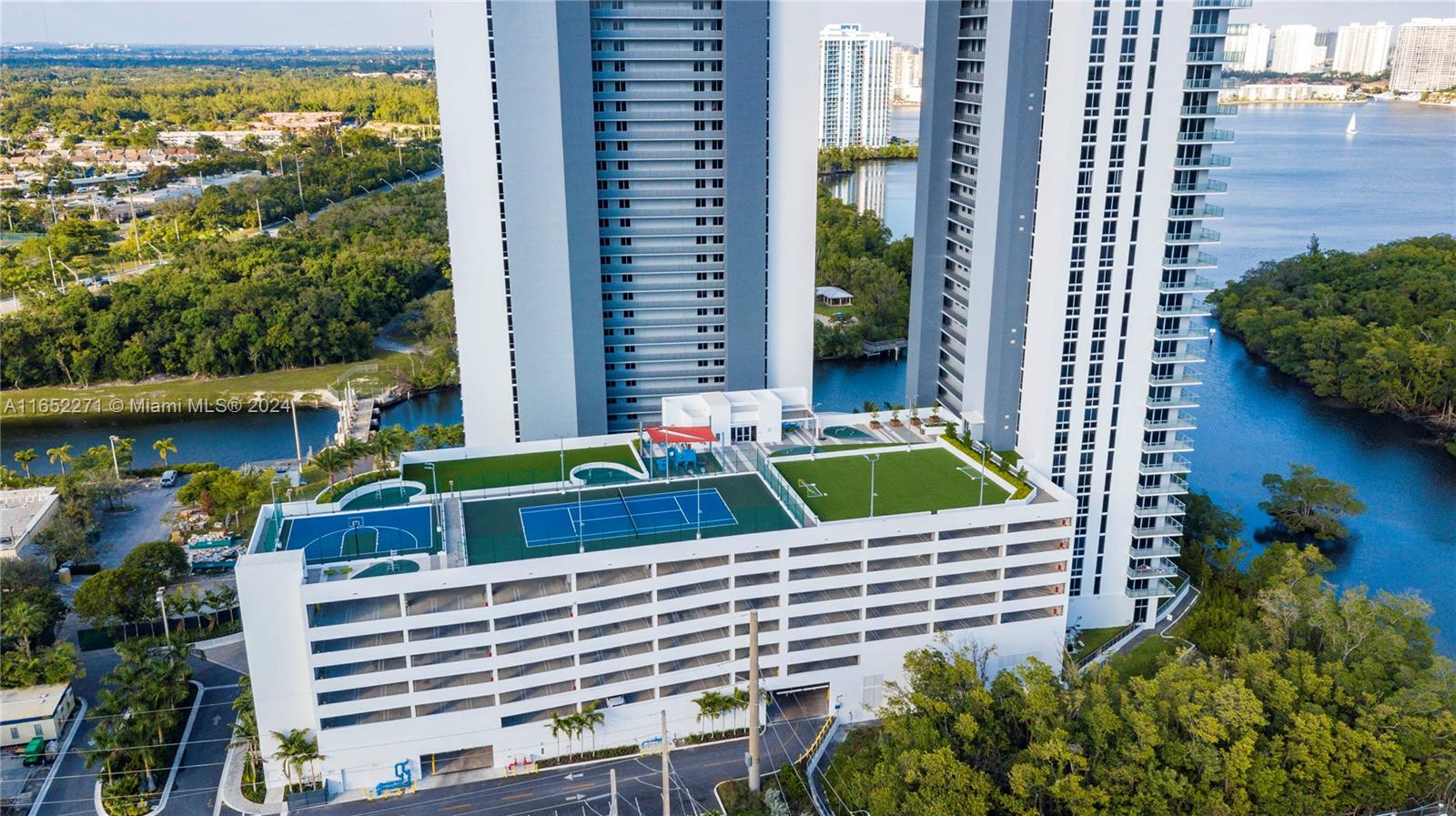 THE HARBOUR SOUTH CONDO - Residential Lease