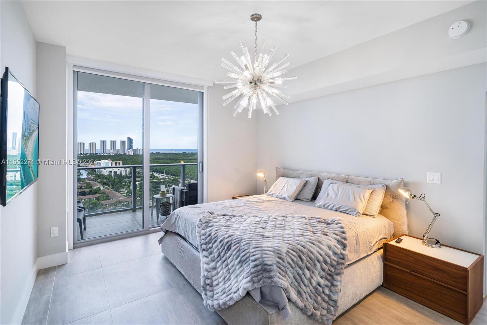 THE HARBOUR SOUTH CONDO - Residential Lease