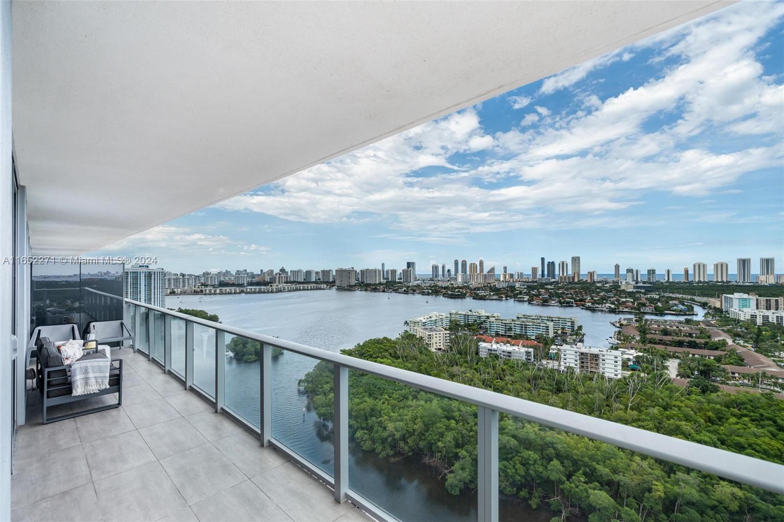 THE HARBOUR SOUTH CONDO - Residential Lease