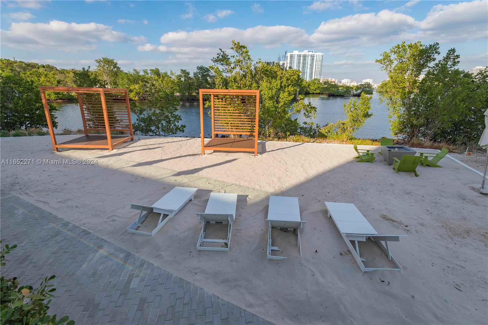 THE HARBOUR SOUTH CONDO - Residential Lease