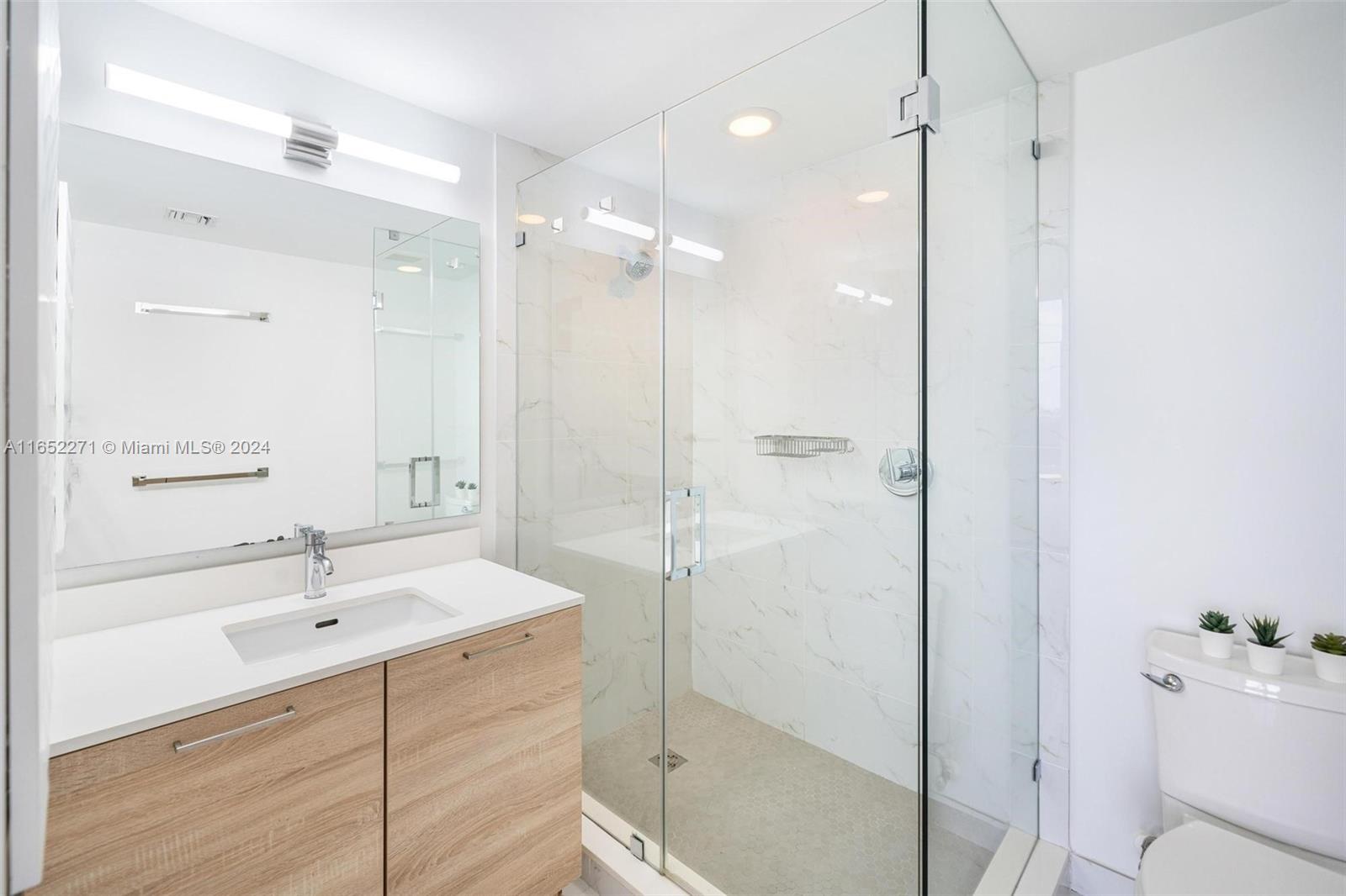THE HARBOUR SOUTH CONDO - Residential Lease