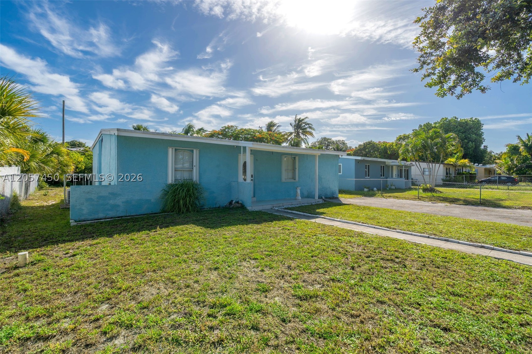 LAUDERDALE MANORS ADD REV - Residential