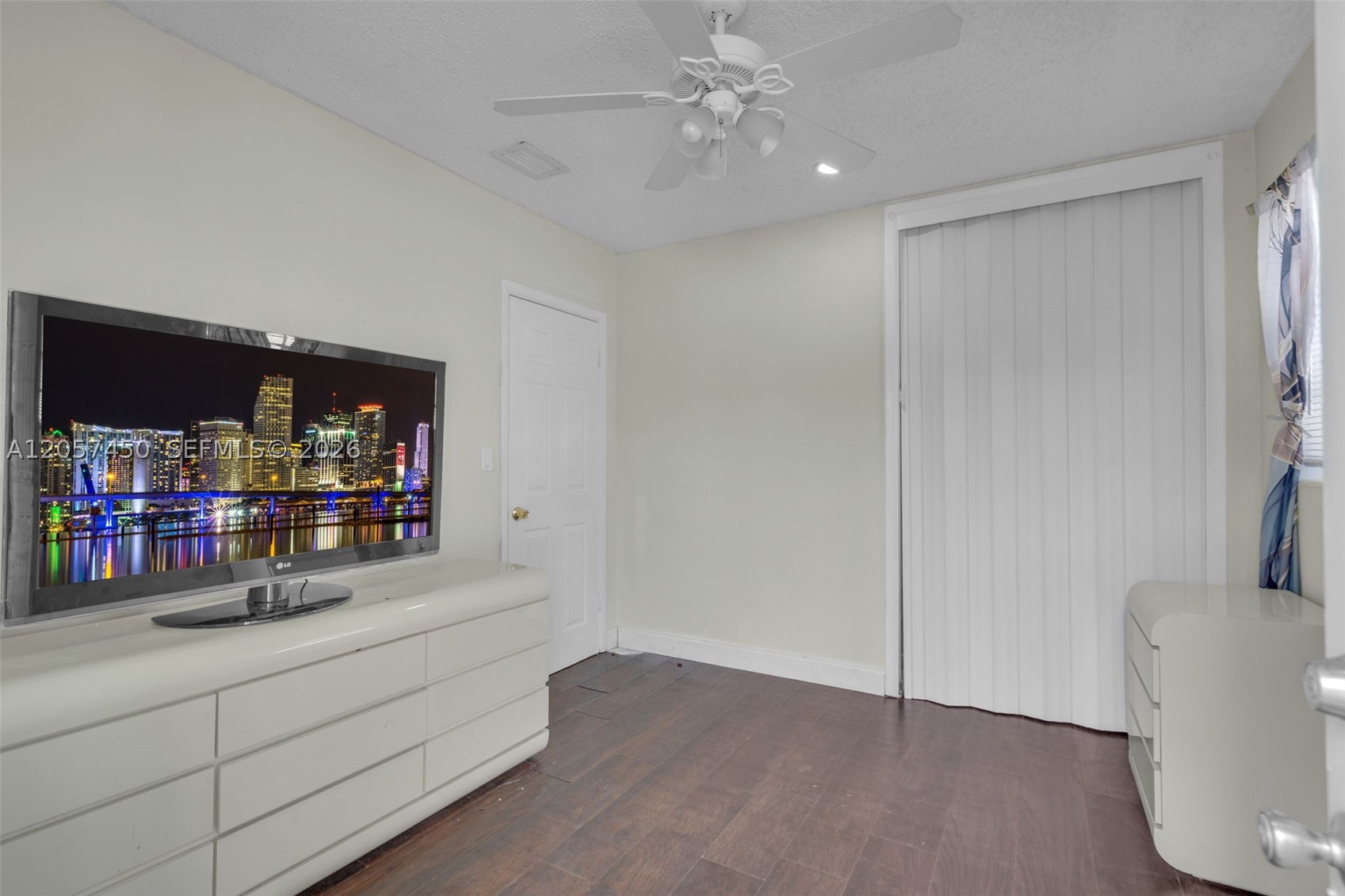 LAUDERDALE MANORS ADD REV - Residential