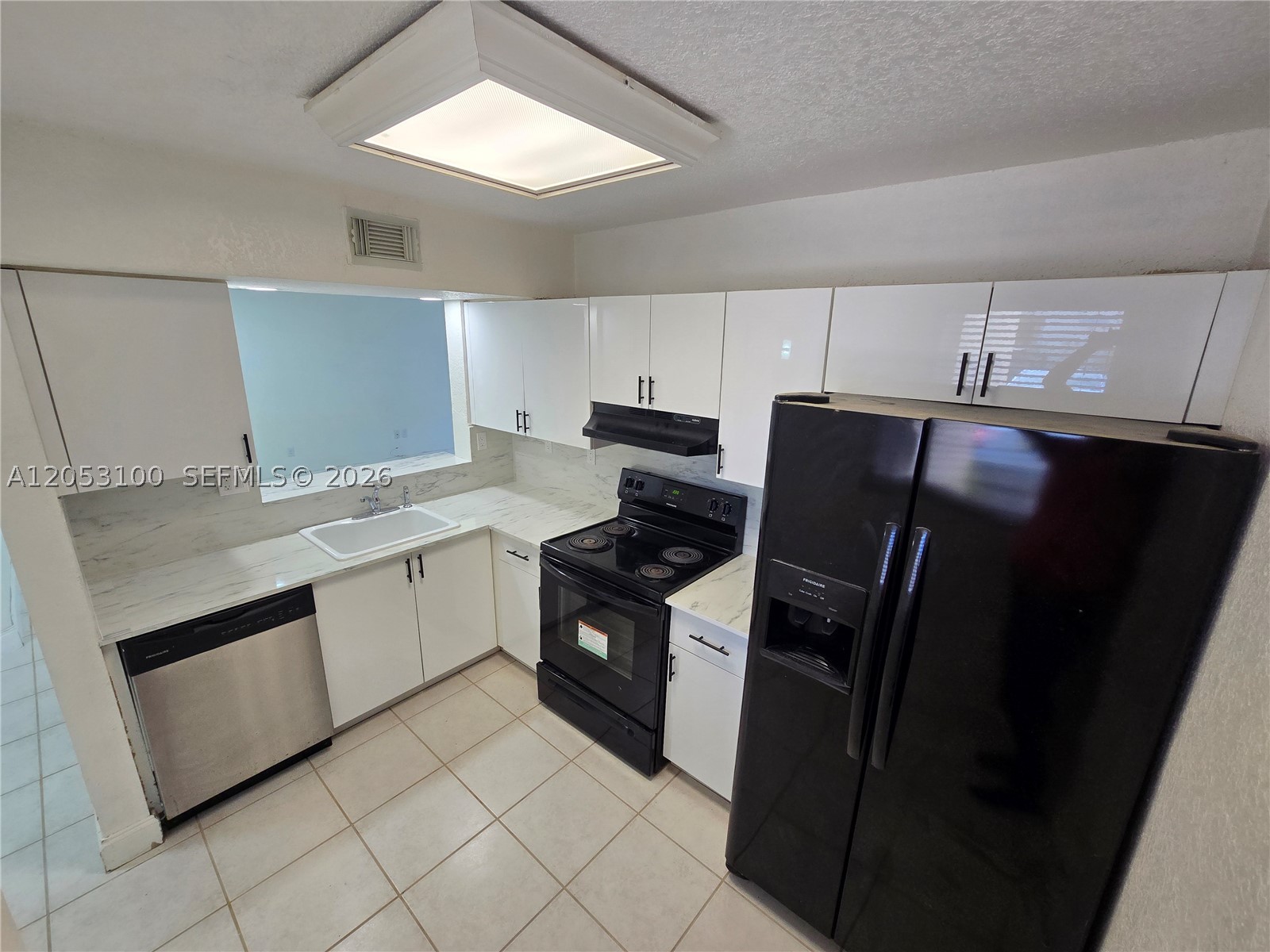 VILLA REAL CONDO NO 7 - Residential Lease