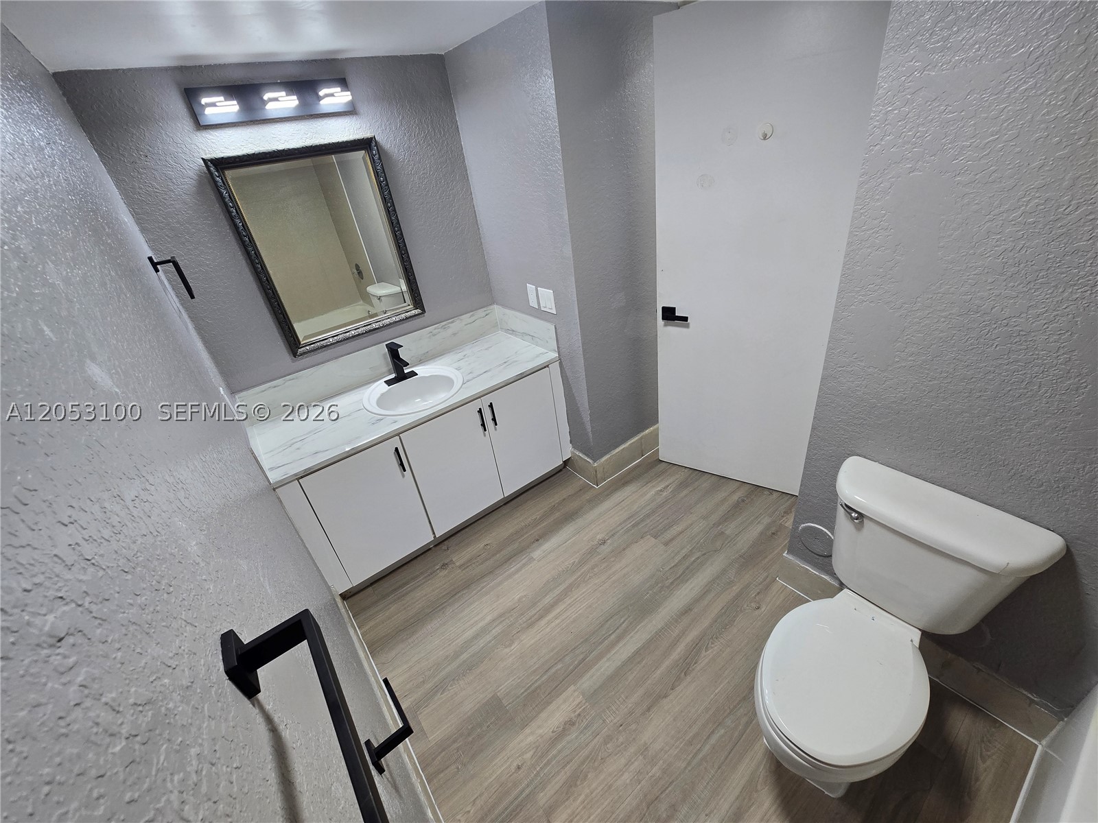 VILLA REAL CONDO NO 7 - Residential Lease