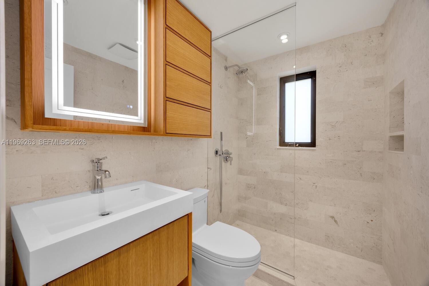 GABLES MANOR SUB - Residential Lease