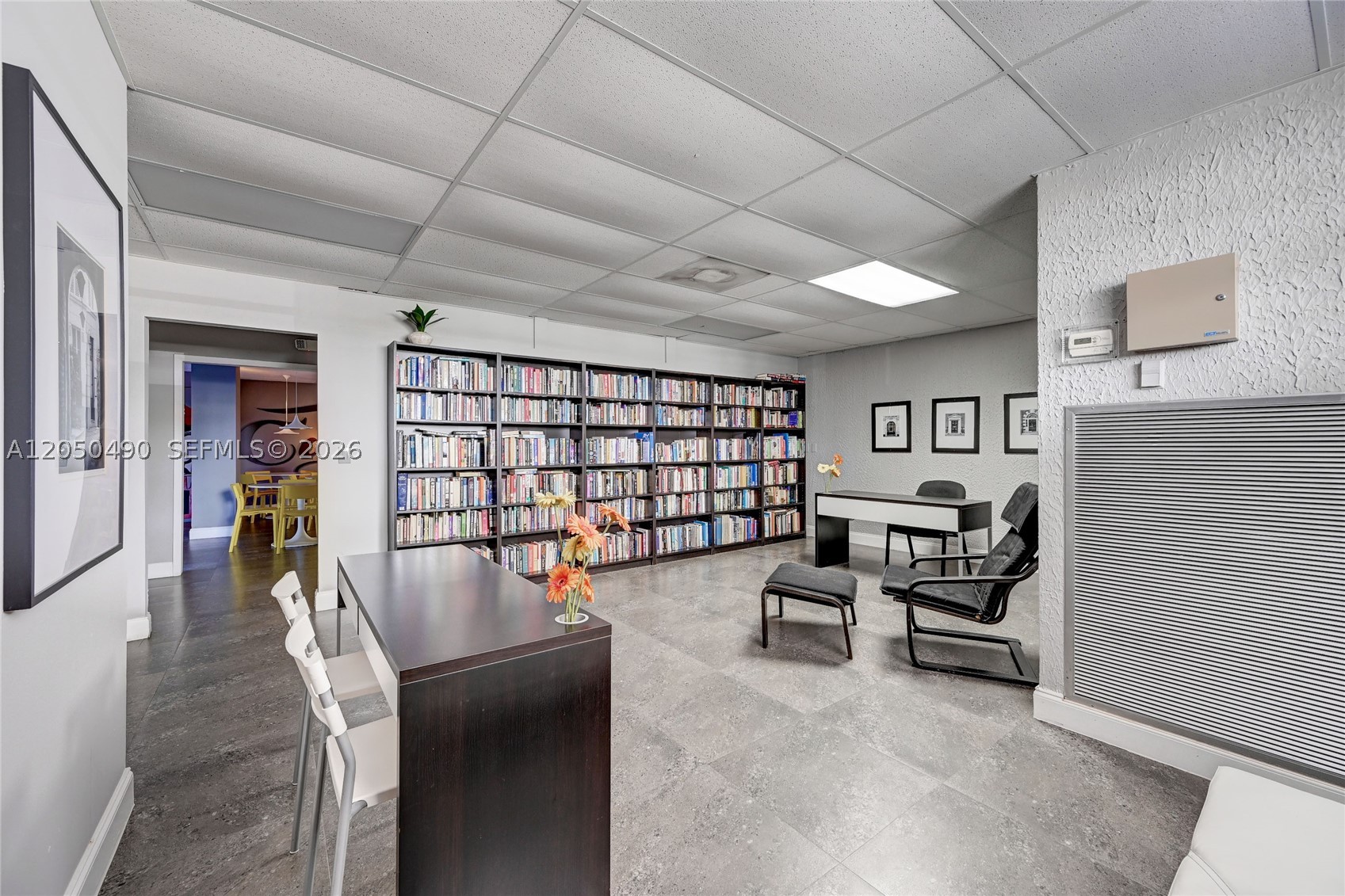 200 LESLIE CONDO - Residential