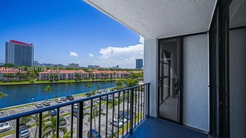 200 LESLIE CONDO - Residential