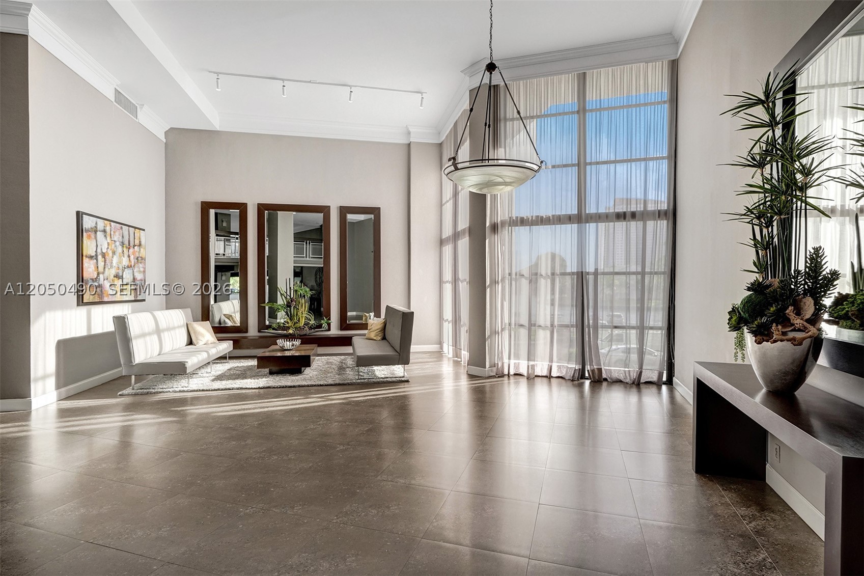 200 LESLIE CONDO - Residential