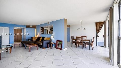 200 LESLIE CONDO - Residential