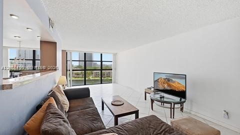 200 LESLIE CONDO - Residential